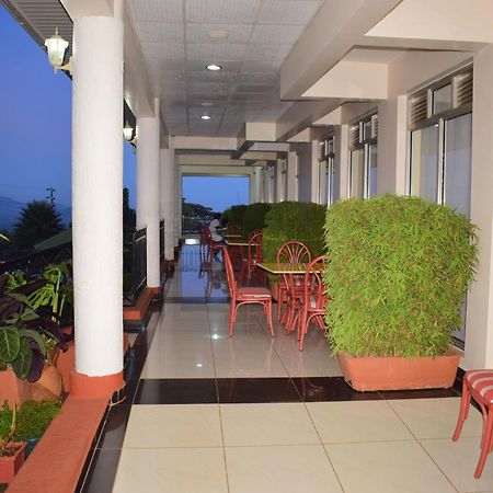 Meru Slopes Hotel Exterior foto