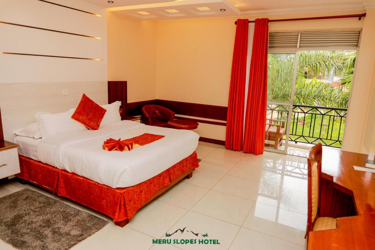Meru Slopes Hotel Exterior foto