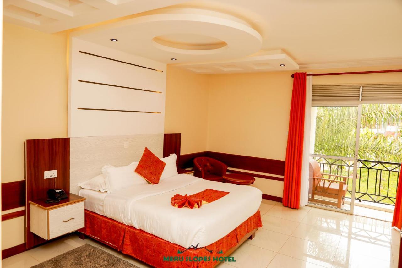 Meru Slopes Hotel Exterior foto