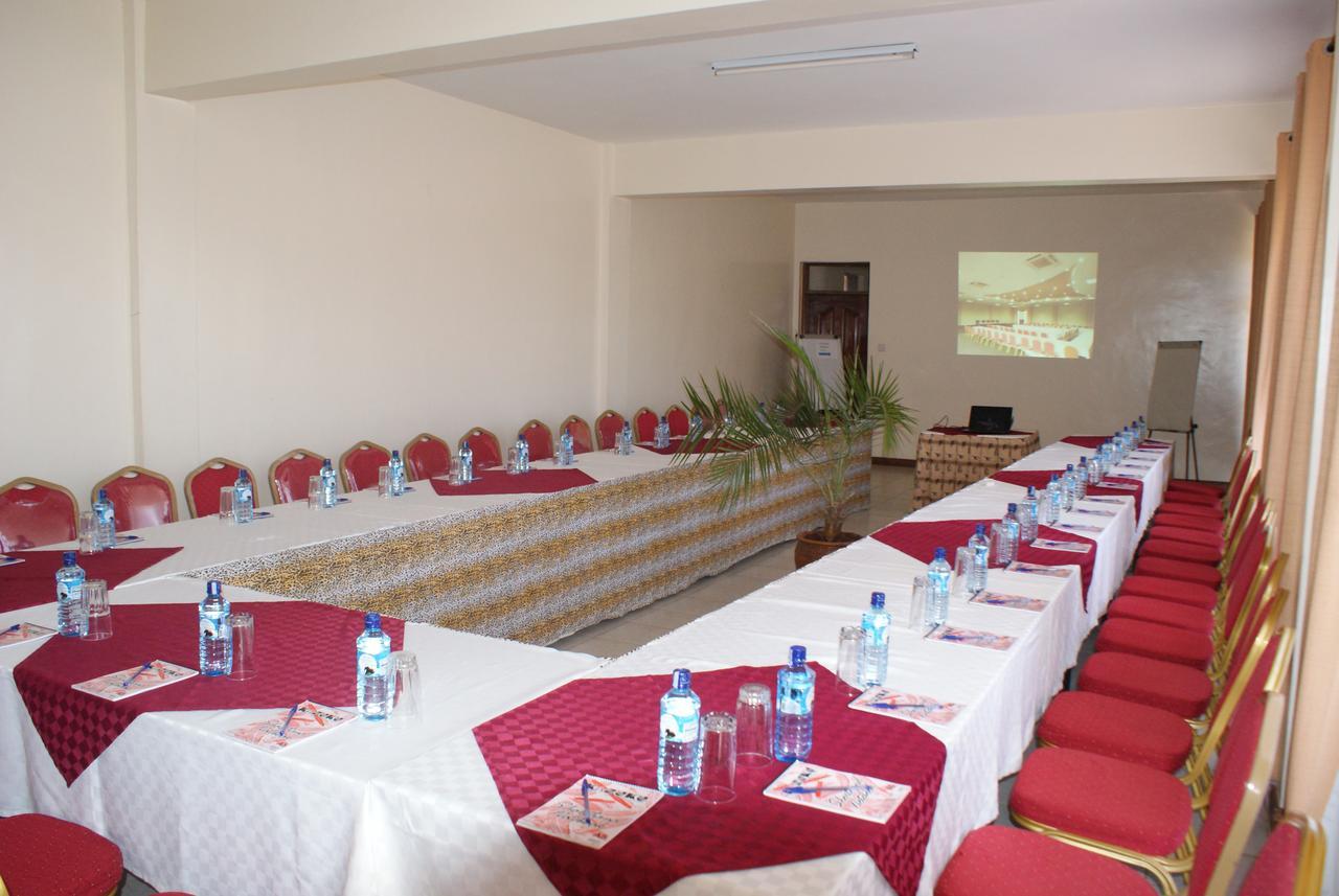 Meru Slopes Hotel Exterior foto