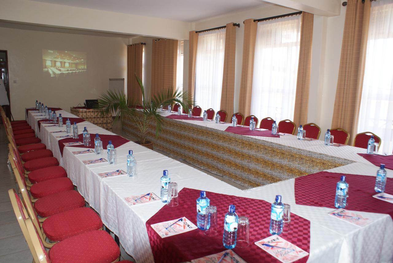 Meru Slopes Hotel Exterior foto