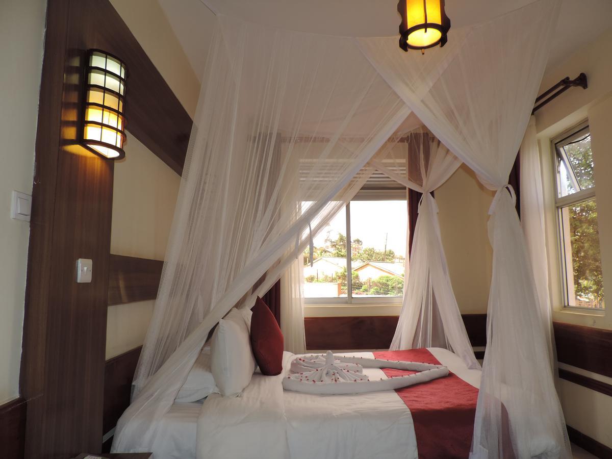 Meru Slopes Hotel Exterior foto